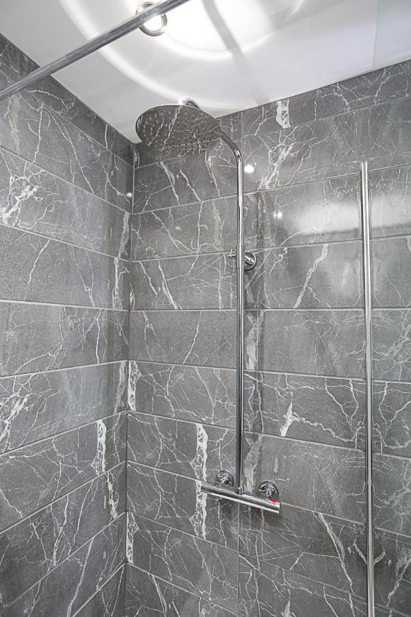 No1 Luxury Service Apartment