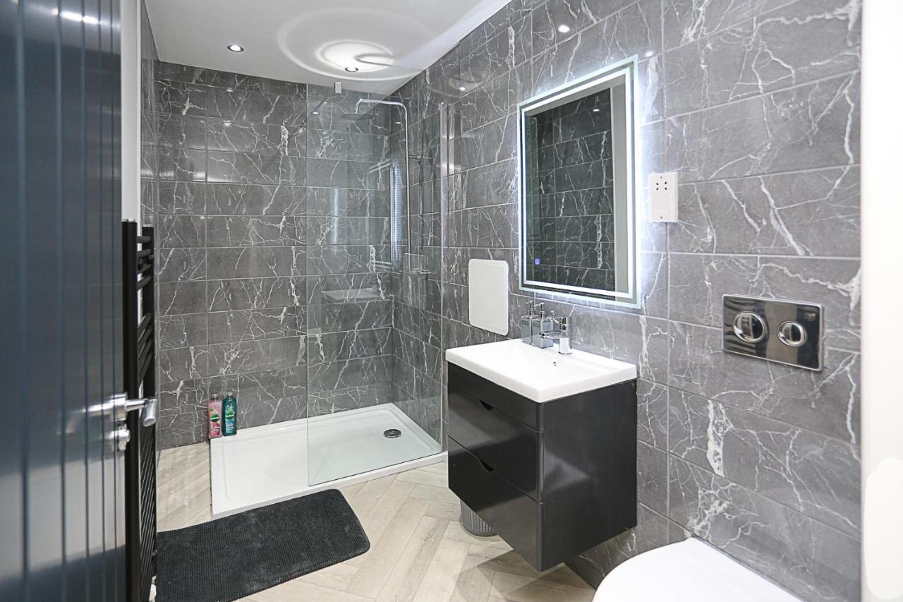 No1 Luxury Service Belfast