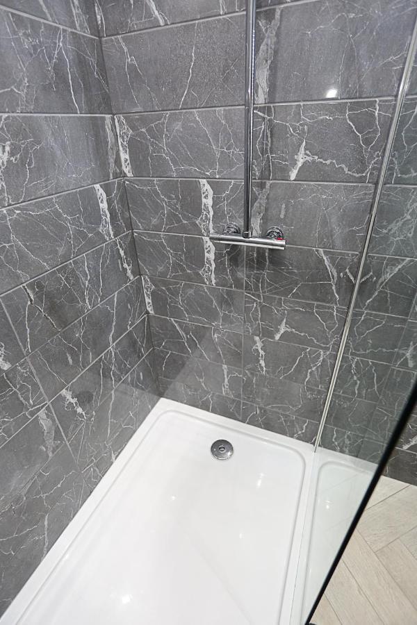 No1 Luxury Service * Belfast