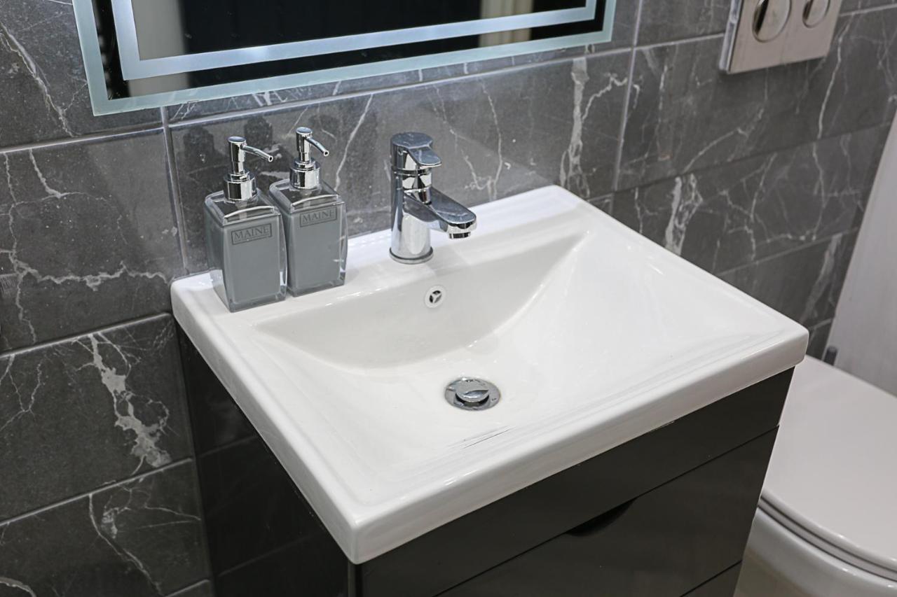No1 Luxury Service * Belfast
